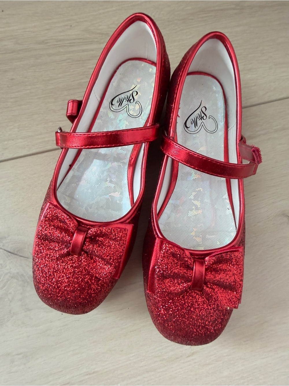 Dorothy Costume Inspired Stelle Sparkling Red Girls' Mary Jane Shoes with Bow.